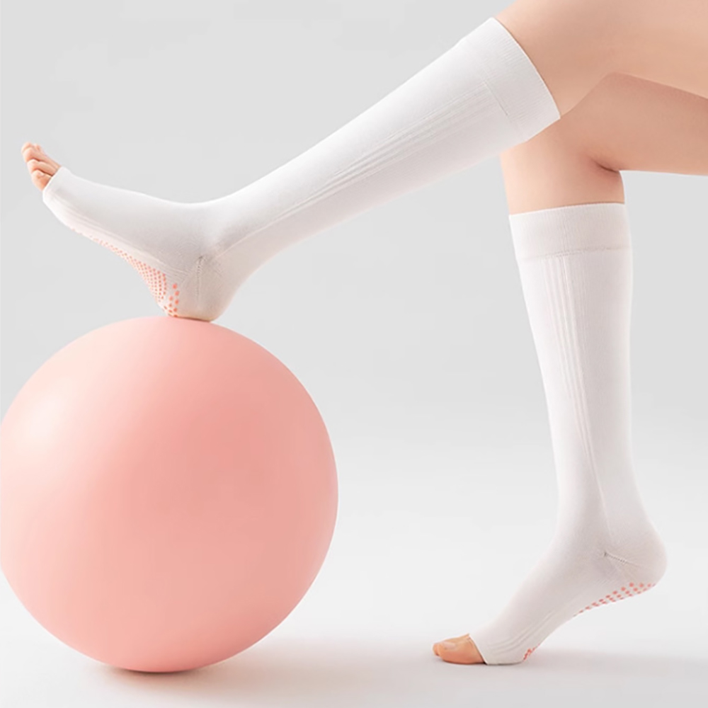 プロ仕様のオープントゥヨガソックス。滑り止め加工を施した、女 - Pilates & Yoga Vida のレビューと価格